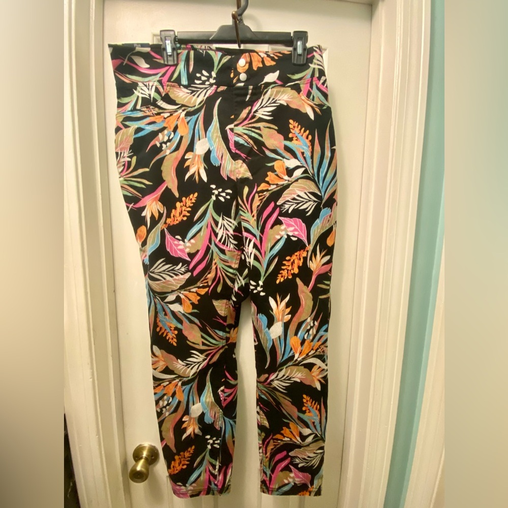 NWT Pull on Tropical Jeggings